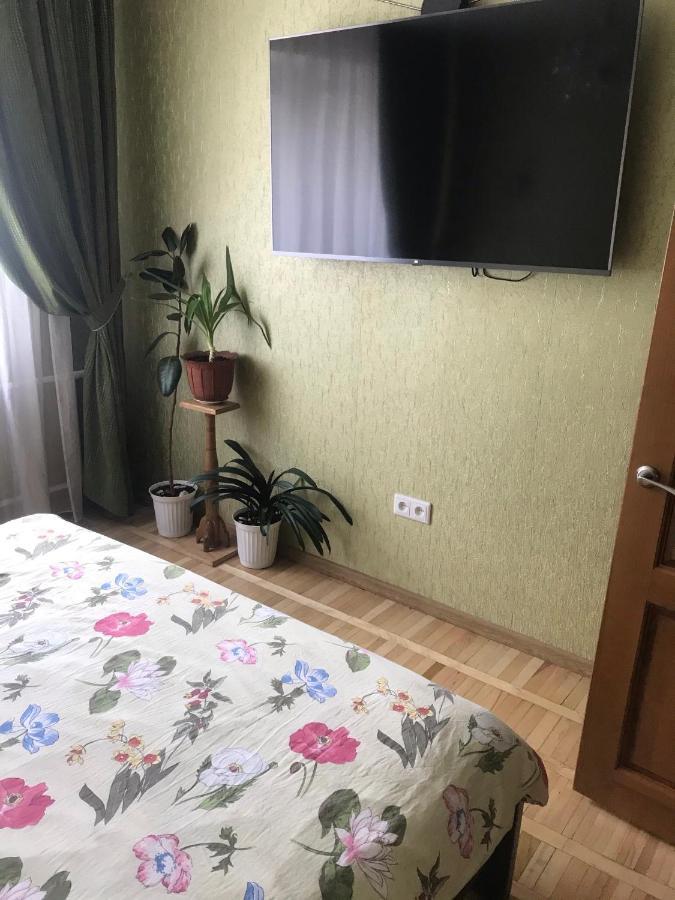 Апартаменты Ботанический Сад Kiev Esterno foto